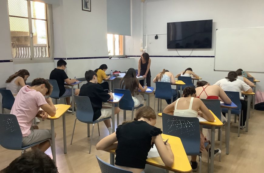 La Salle. Bachillerato: Una etapa para… ser +, saber + y saber hacer +