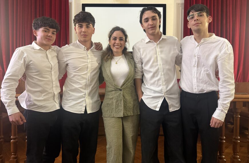 Nuestro equipo de debate se alza con la victoria en «Voces del Futuro»