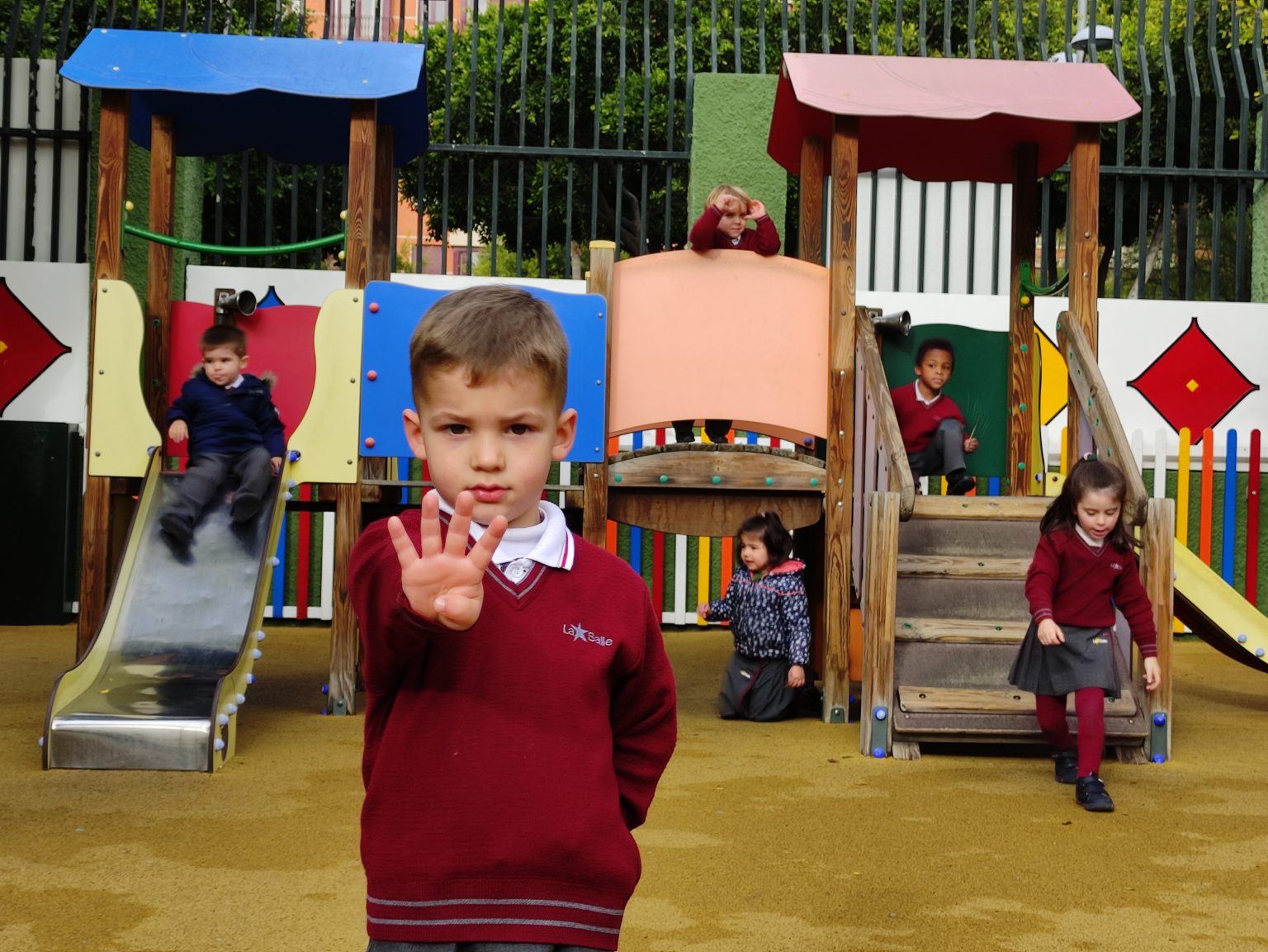 Juegos tradicionales en el patio de Infantil y primer ciclo de Primaria